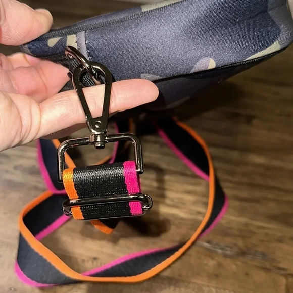 Parker & Hyde East West Camo Neoprene Crossbody Pink/Orange Cell Phone Bag - Picture 10 of 11